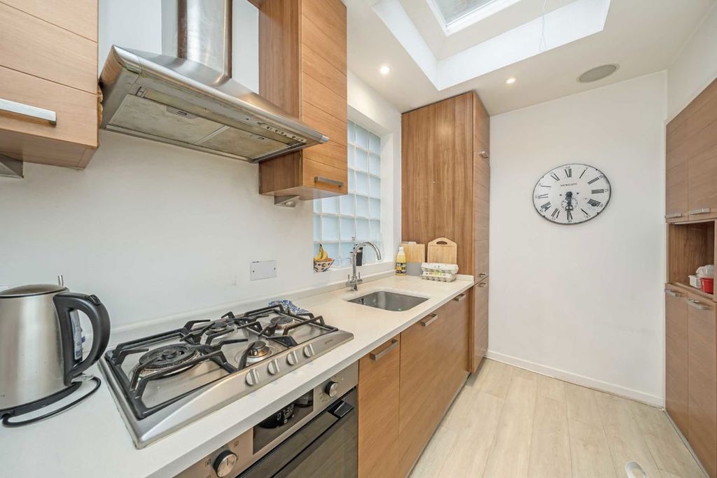 Property photo 3 of 6