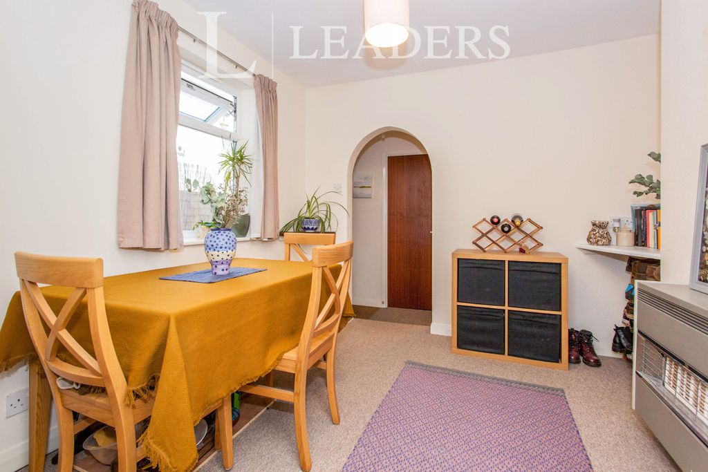 Property photo 3 of 8 50F02164-E6A7-4c40-9