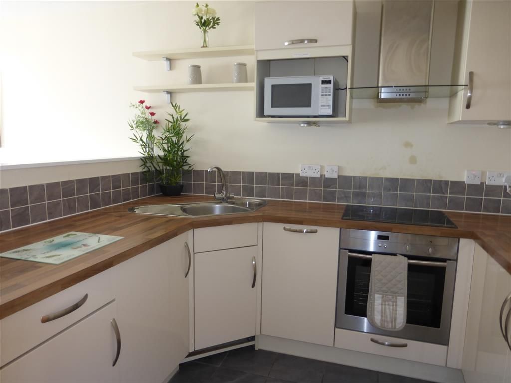 Property photo 3 of 5 Kitchen