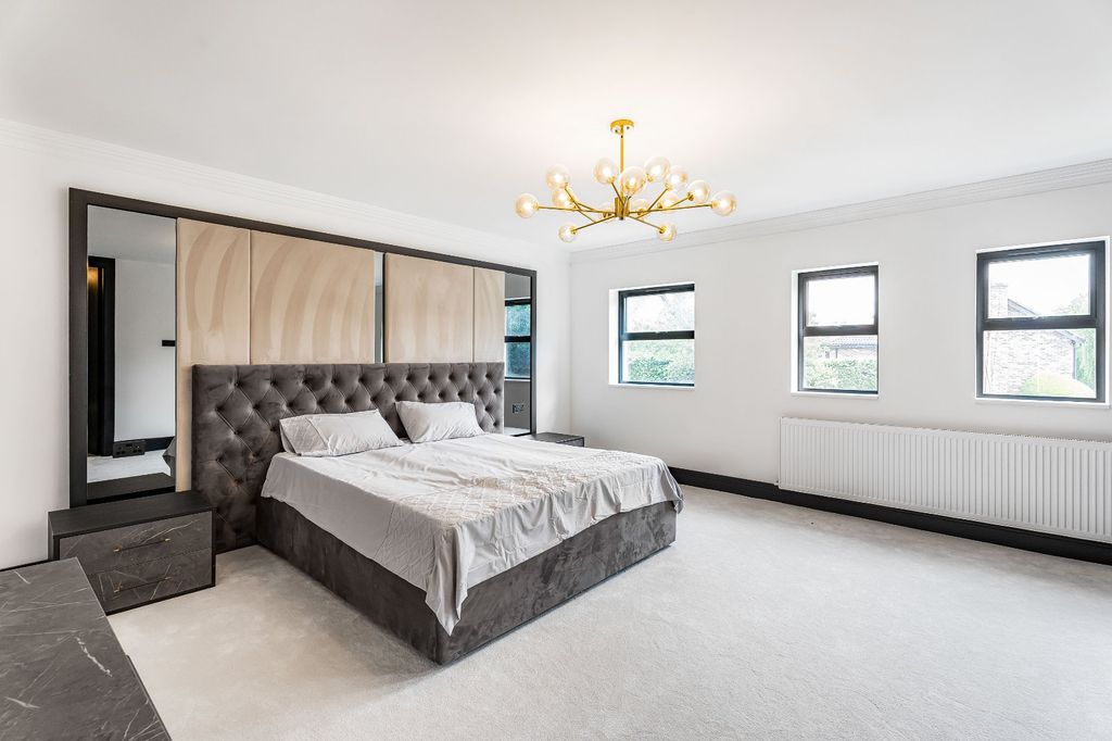 Additional image 9 of 5 bed detached house for salePipers Green Lane, Edgware HA8