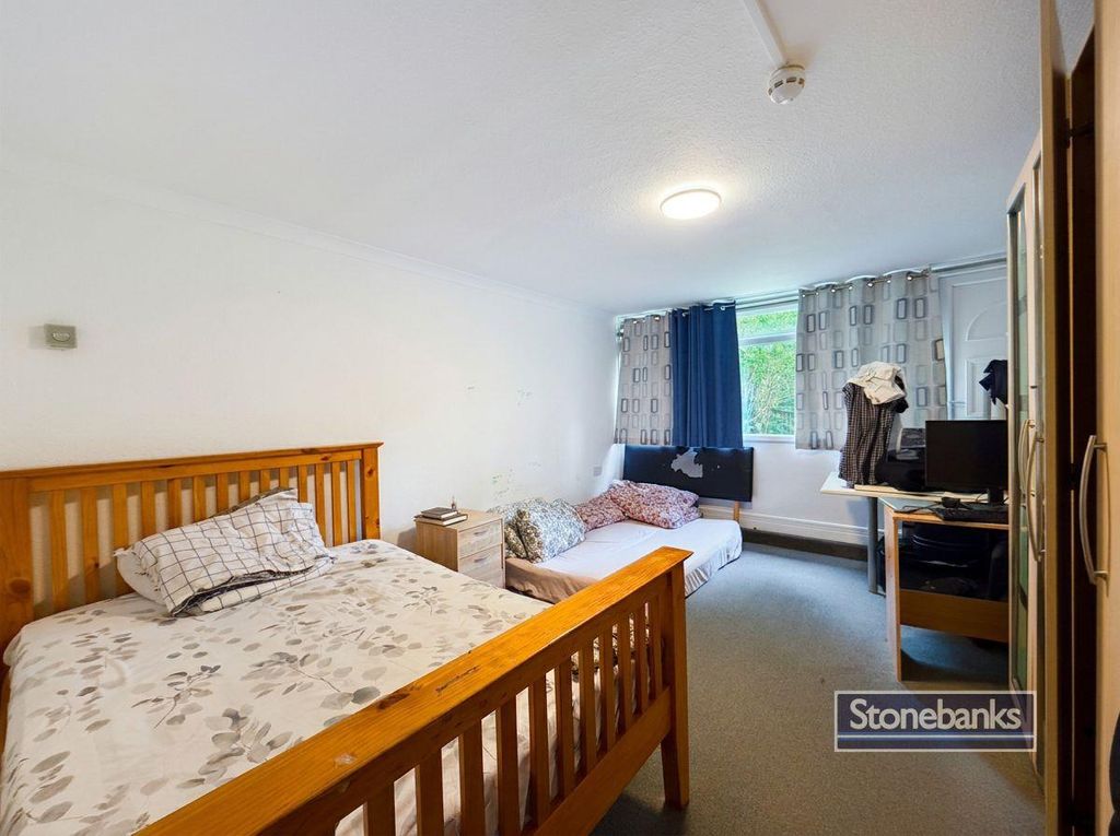 Property photo 2 of 6 470687Bf-5d21-4261-B24c-63d1E064d12F.Jpg