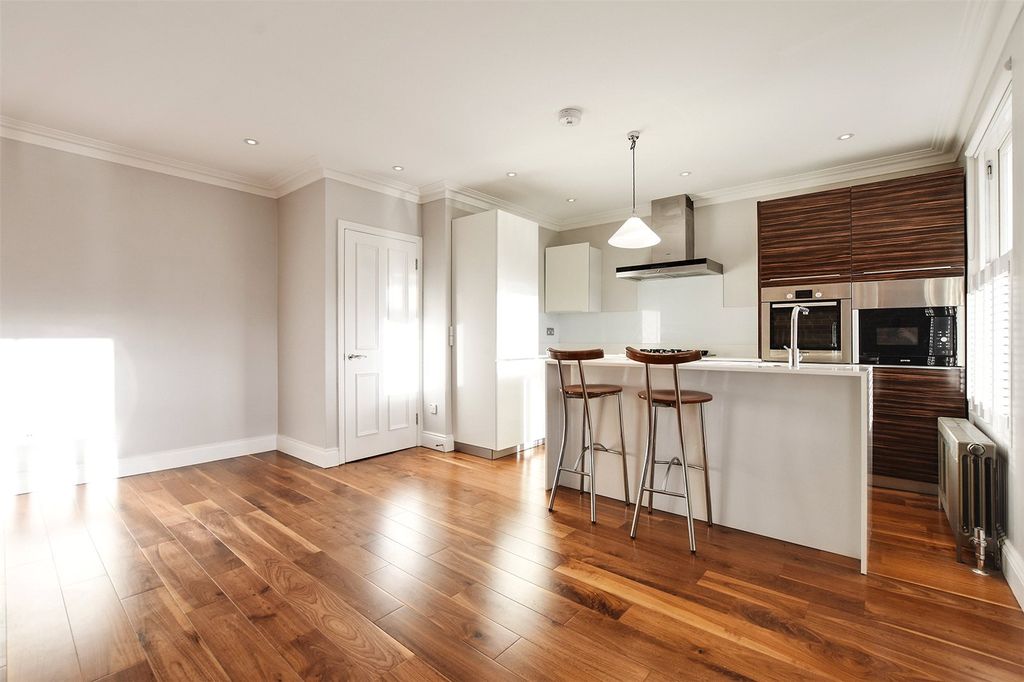 Property photo 3 of 12 Reception/Kitchen