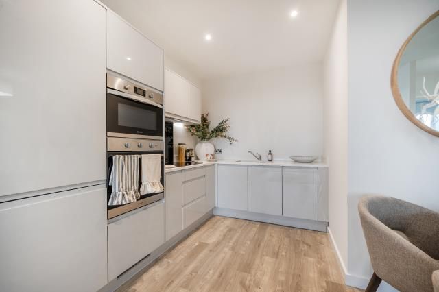 Property photo 2 of 10 Kitchen