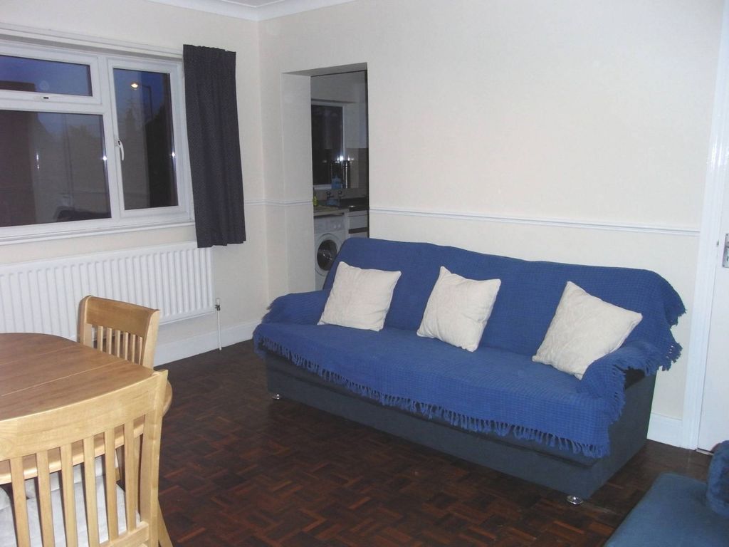 Property photo 3 of 6 4825412