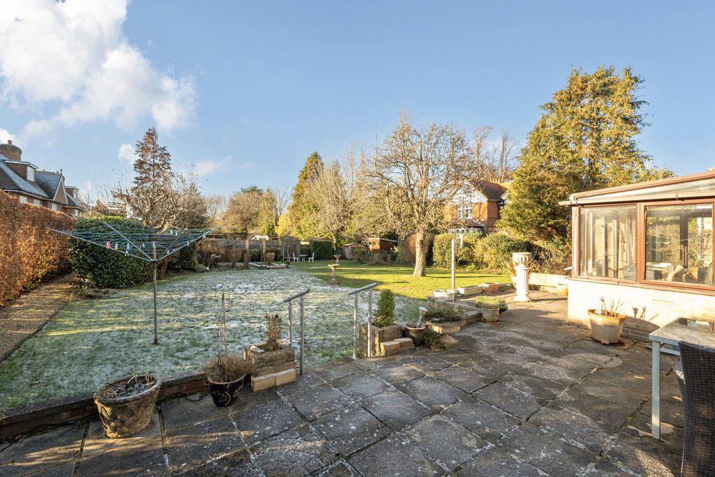 Property photo 3 of 21 1396153-20-695d3A...