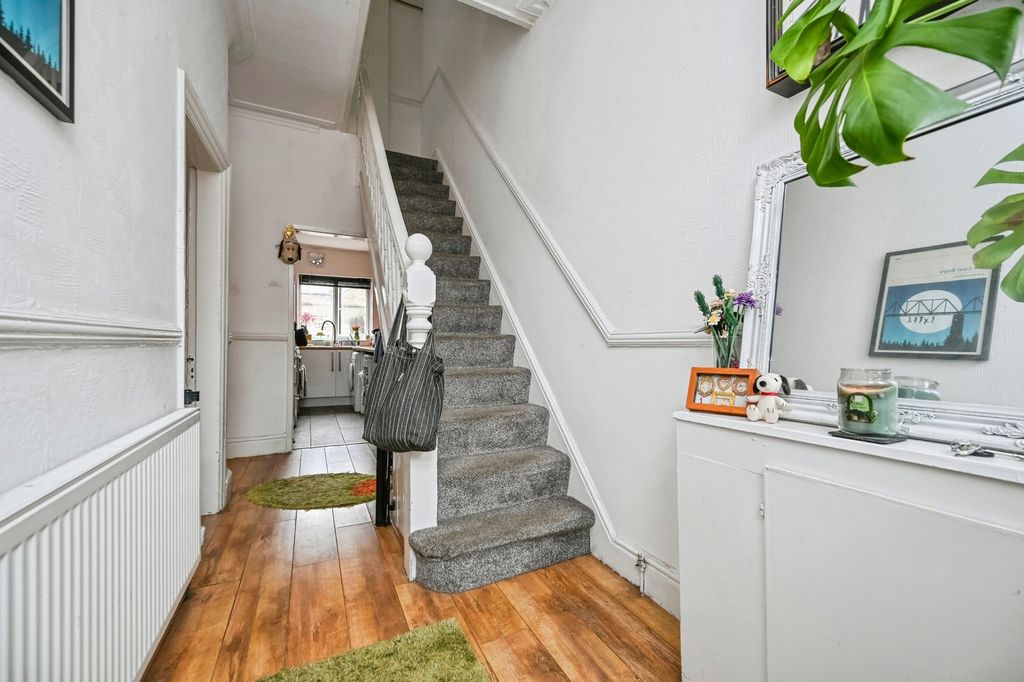 Property photo 2 of 15 Pbox-Img.Jpg