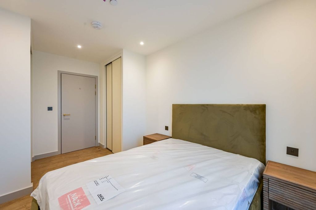 Property photo 2 of 65