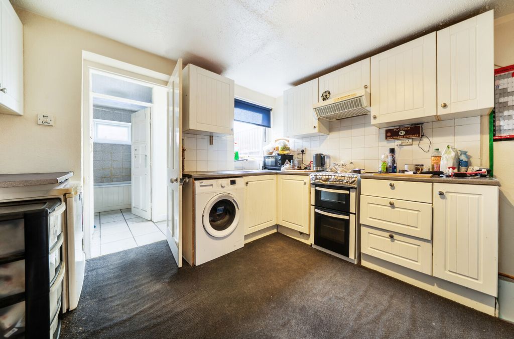 Property photo 2 of 11 1-6A984B91Cb9A6-1...