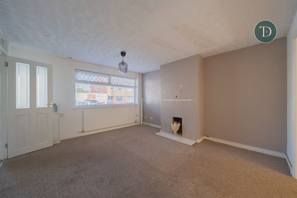Property photo 2 of 25