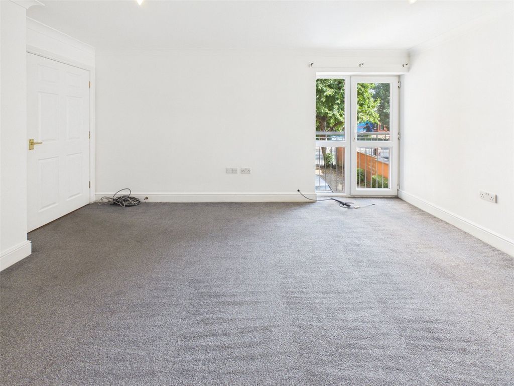 Property photo 2 of 12 Picture No. 34