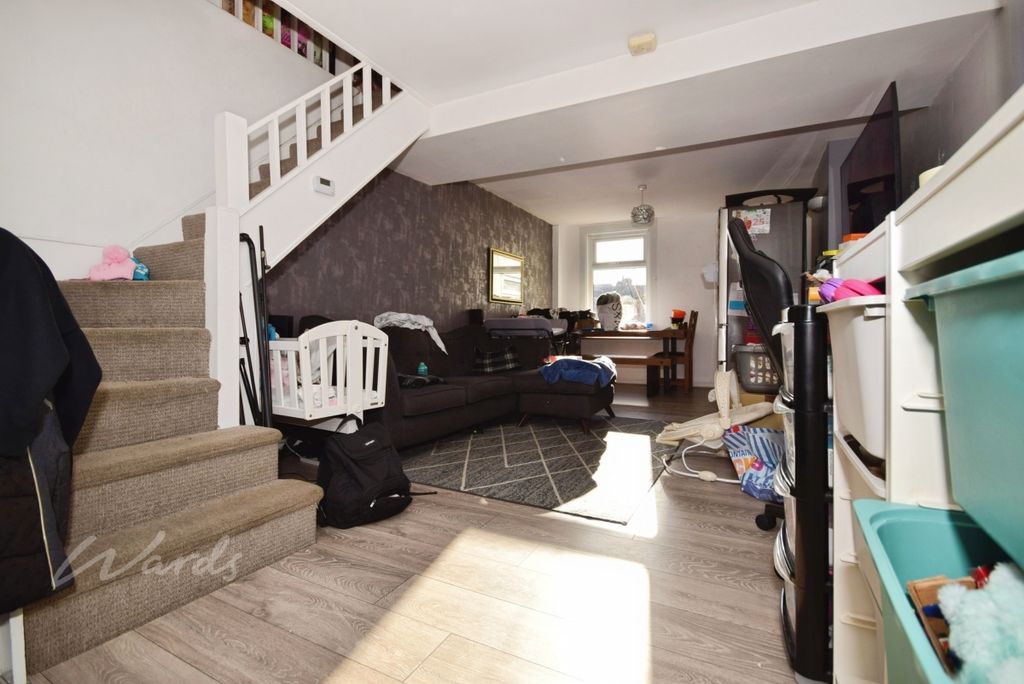 Property photo 3 of 8 Alma Lounge