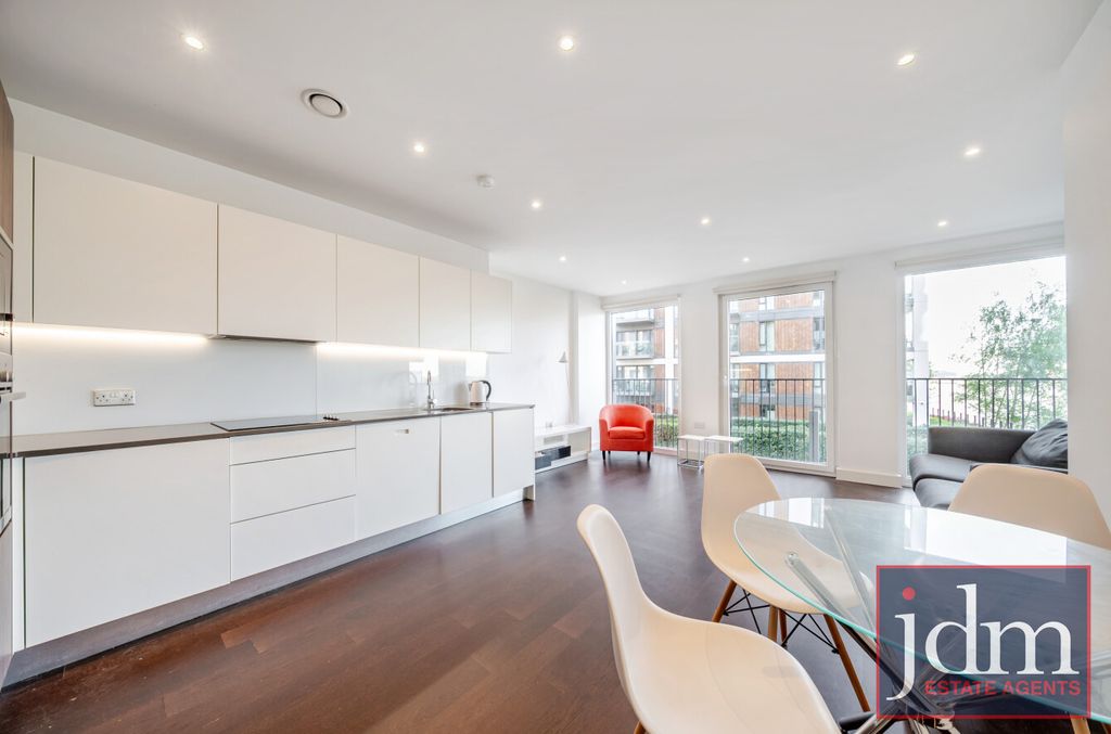 Property photo 3 of 12 4869Ceac-195B-4c6...