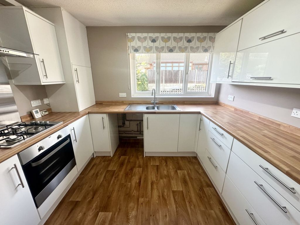 Property photo 2 of 10 Photo 6