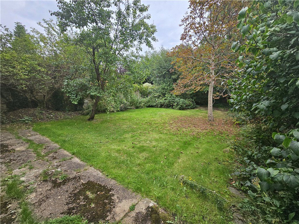 Property photo 2 of 8 Picture No. 18