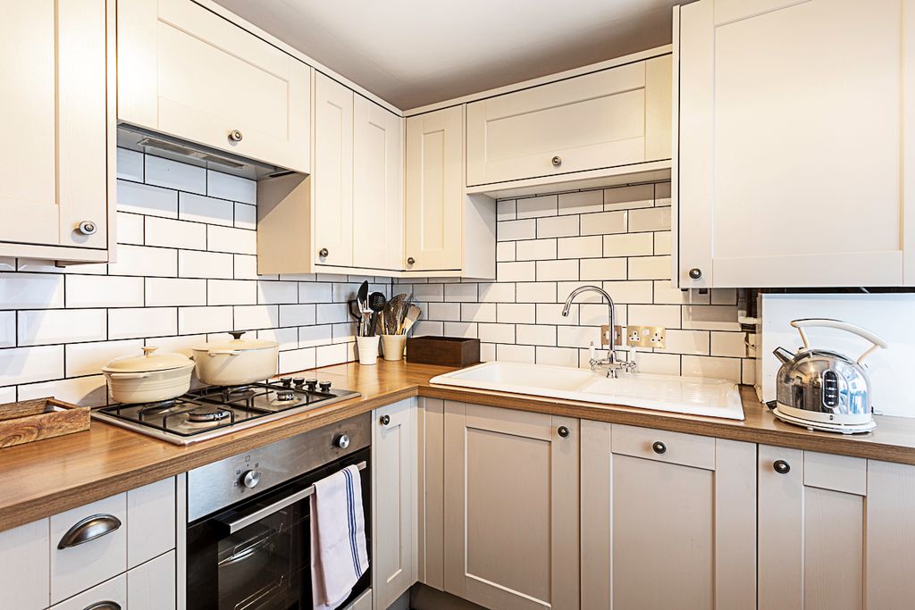 Property photo 2 of 29