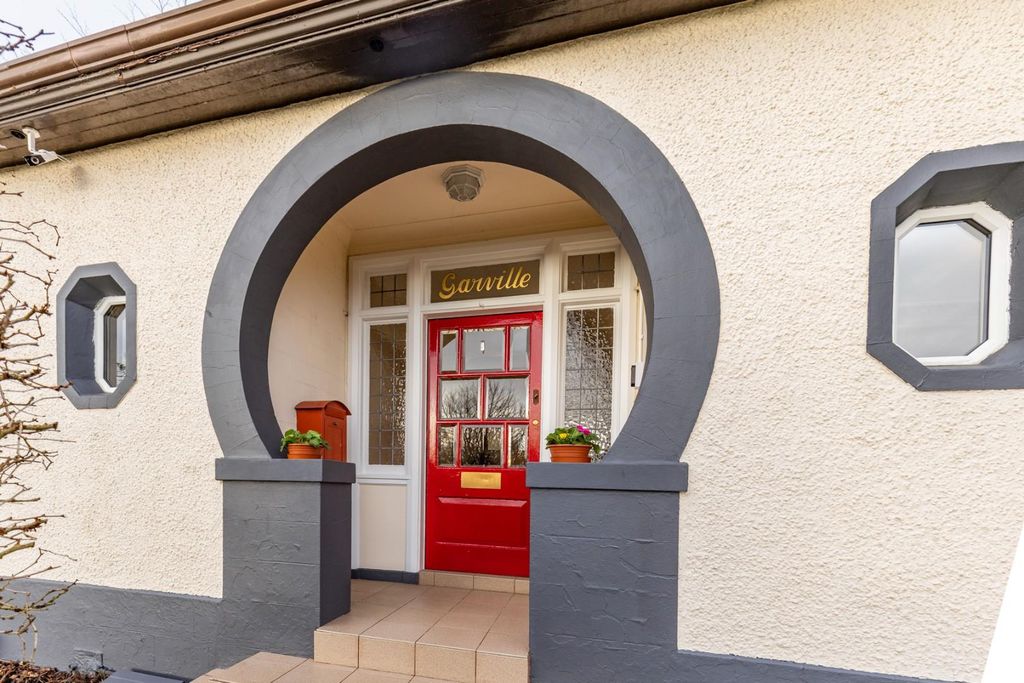 Property photo 3 of 31