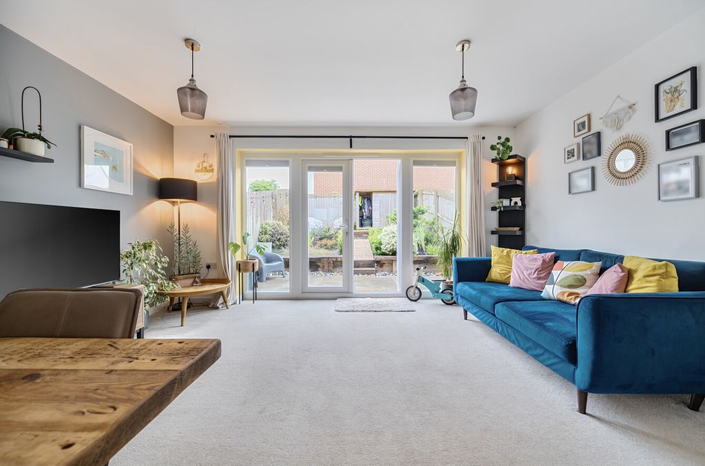 Property photo 2 of 17 1326855-16-6877B3...