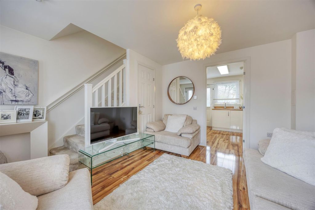 Property photo 3 of 15 10_Gartmill_Crescent_Moodiesburn_006.Jpeg