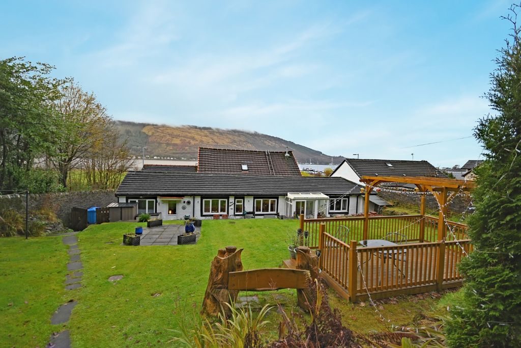 Property photo 3 of 32 4705304