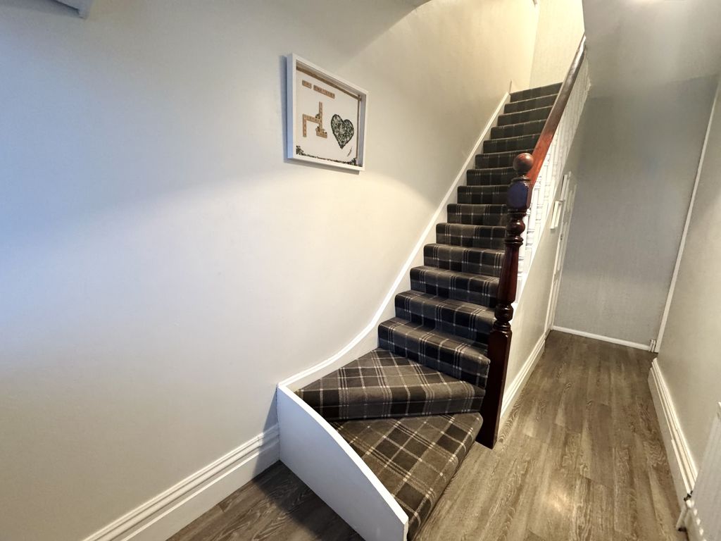 Property photo 3 of 16 Img_2017