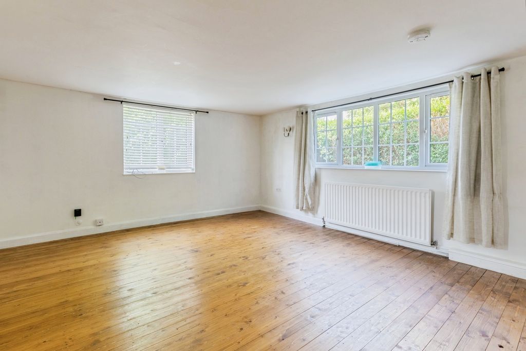 Property photo 3 of 18 Pbox-Img.Jpg