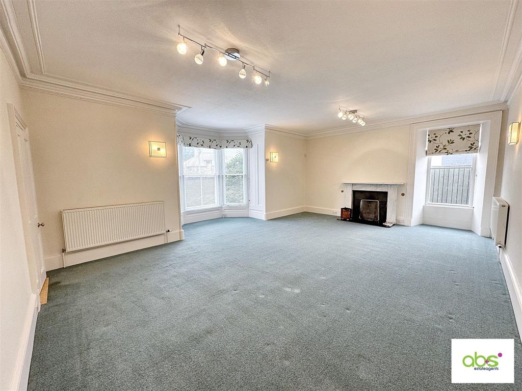 Property photo 3 of 37 Lounge 1.Jpg