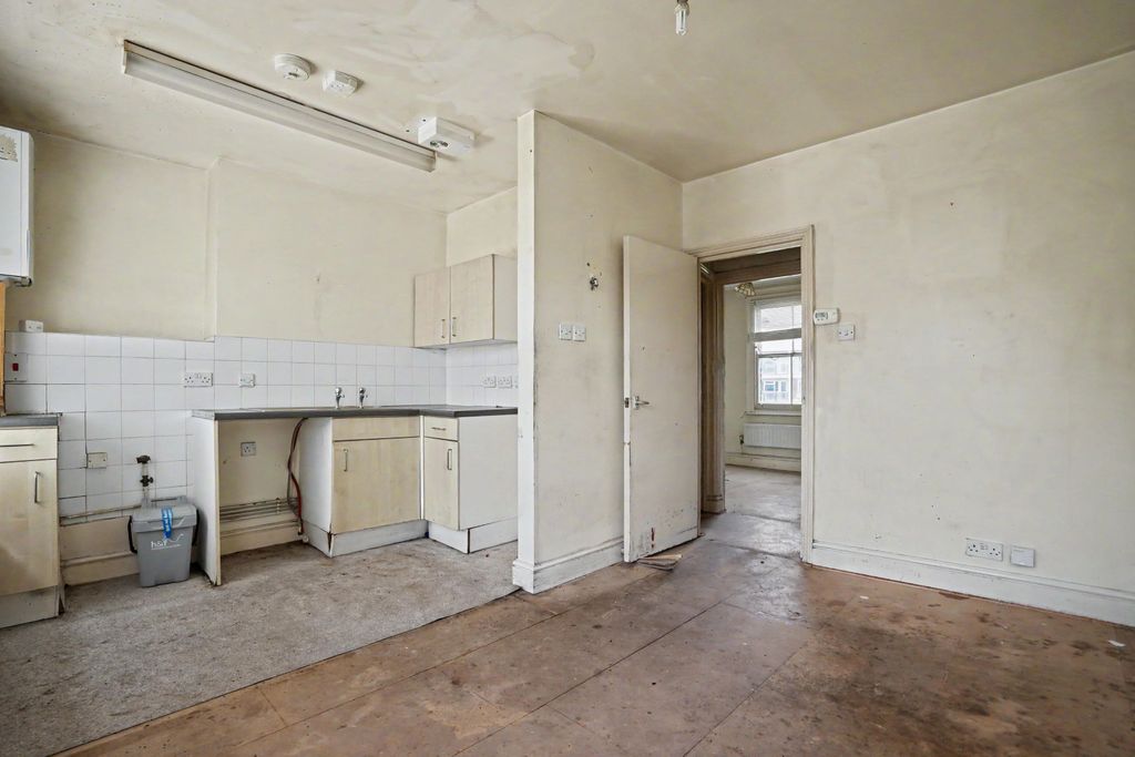 Property photo 3 of 9 7B Nasmyth Street, Hammersmith, London W6 0Ha