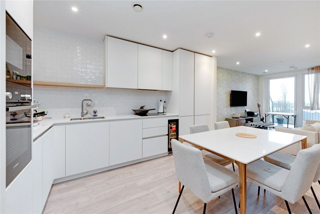 Property photo 2 of 10 Picture No. 20