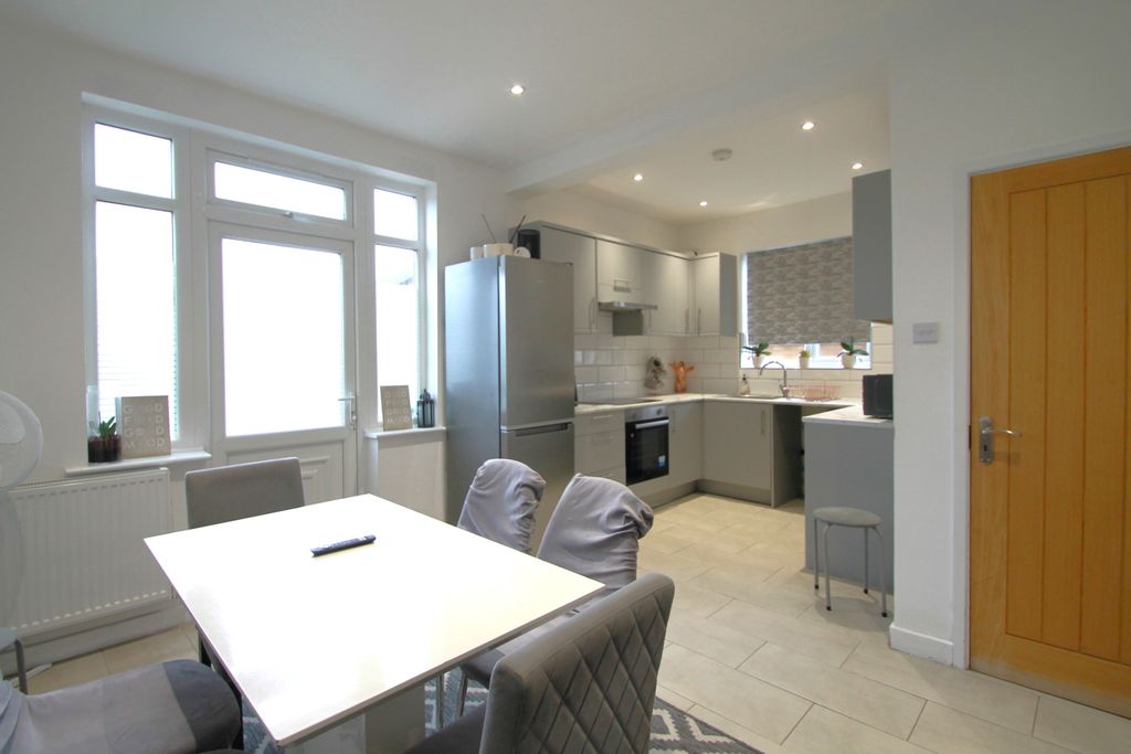 Property photo 2 of 20 Kitchen Diner