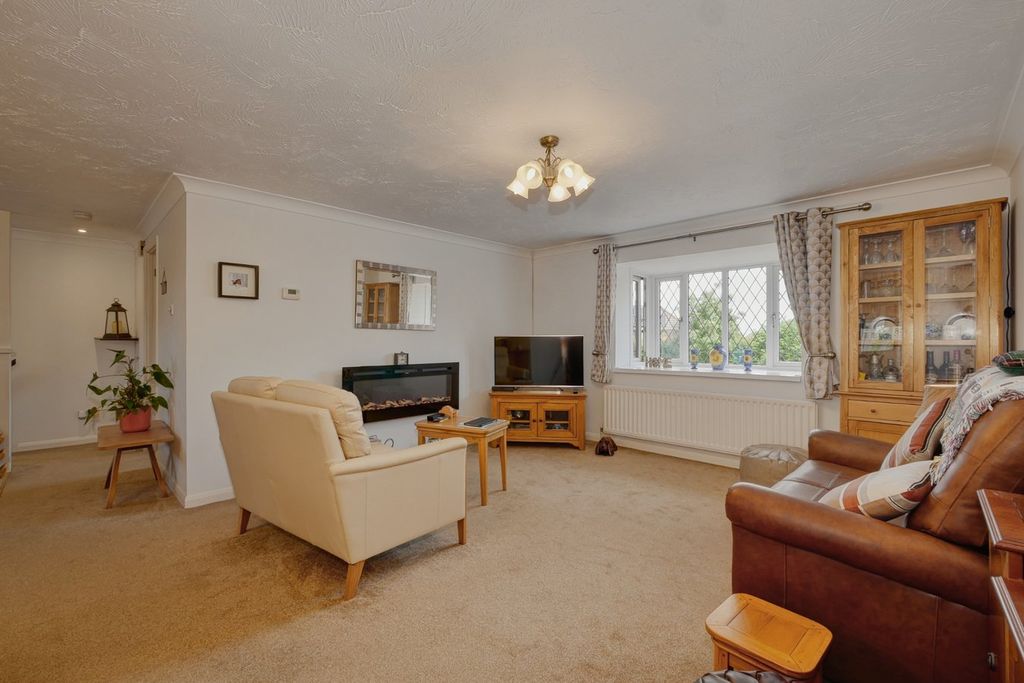 Property photo 3 of 17