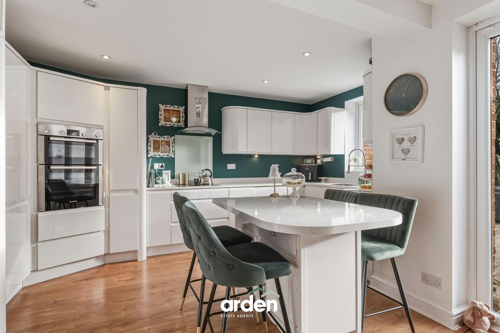 Property photo 3 of 26