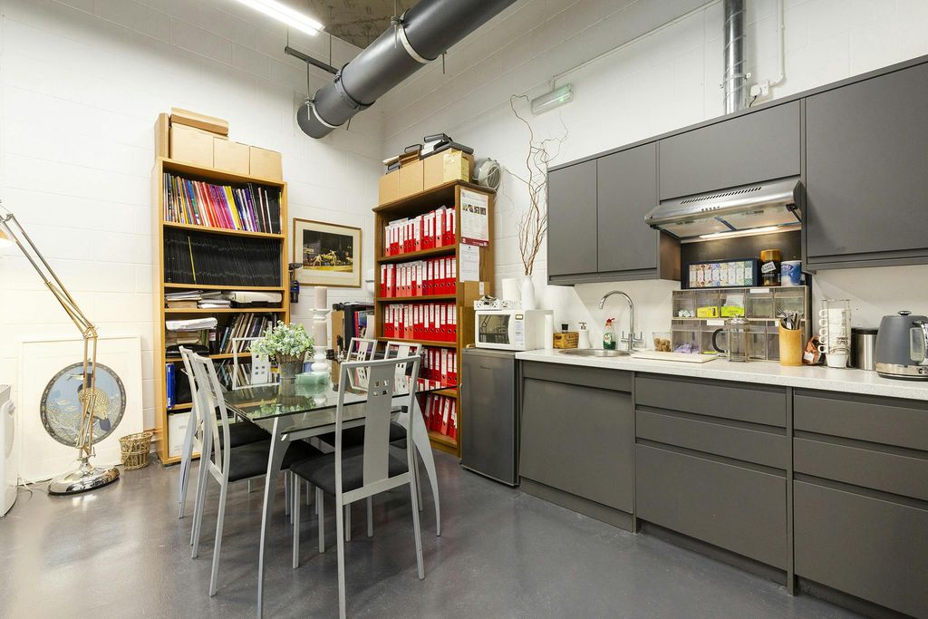 Property photo 3 of 7 123 Cellini  Street 08.Jpg