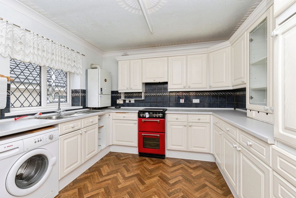 Property photo 3 of 19 Pbox-Img.Jpg