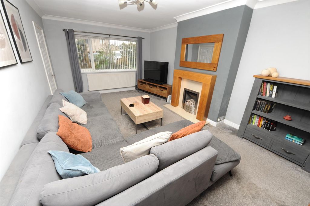 Property photo 2 of 26