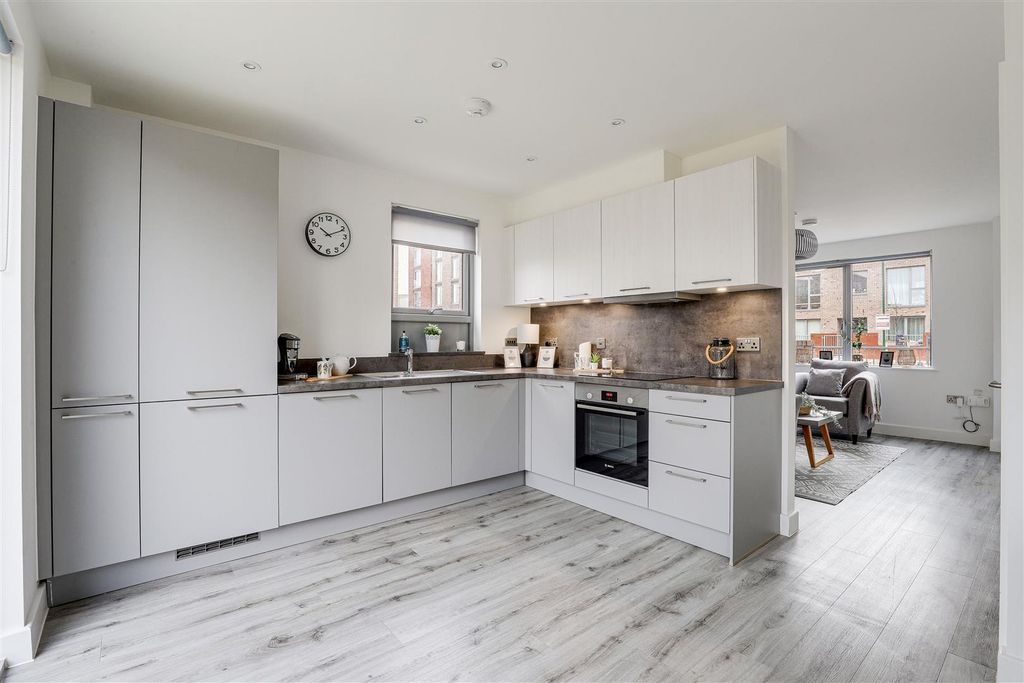 Property photo 2 of 24 Quays Place (10).Jpg