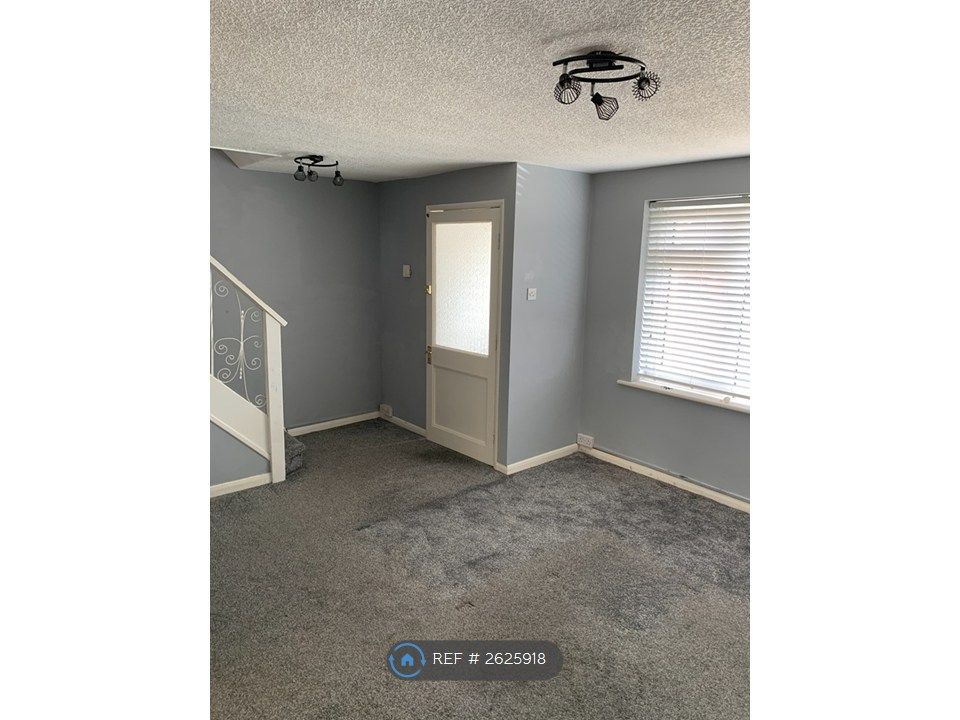 Property photo 2 of 28