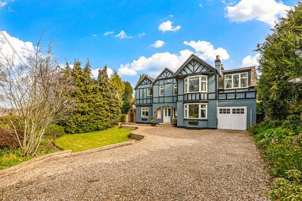 Property photo 1 of 32