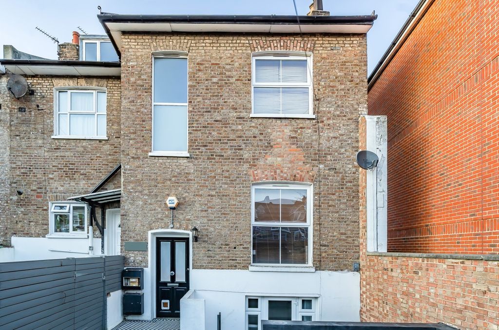 Property photo 1 of 15 External