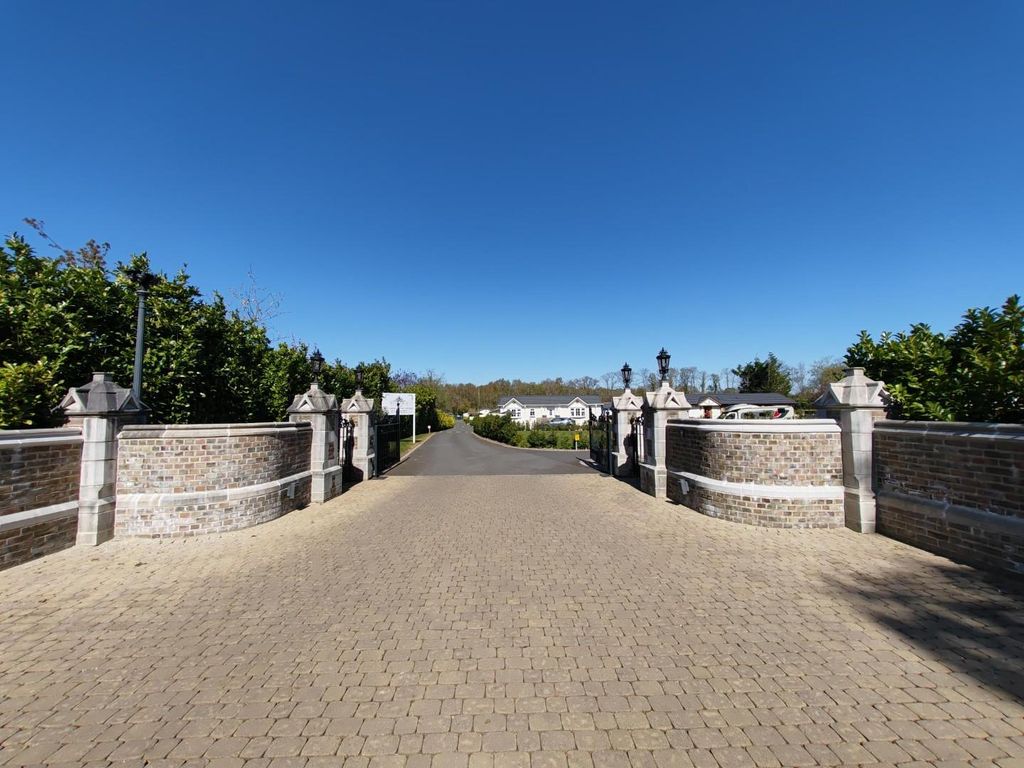 Property photo 2 of 19 1000000966.Jpg