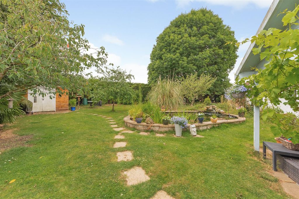 Property photo 2 of 23