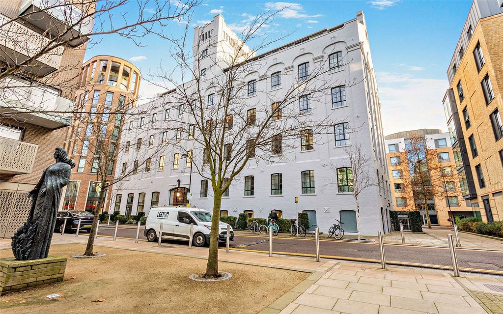 Property photo 1 of 19 Exterior