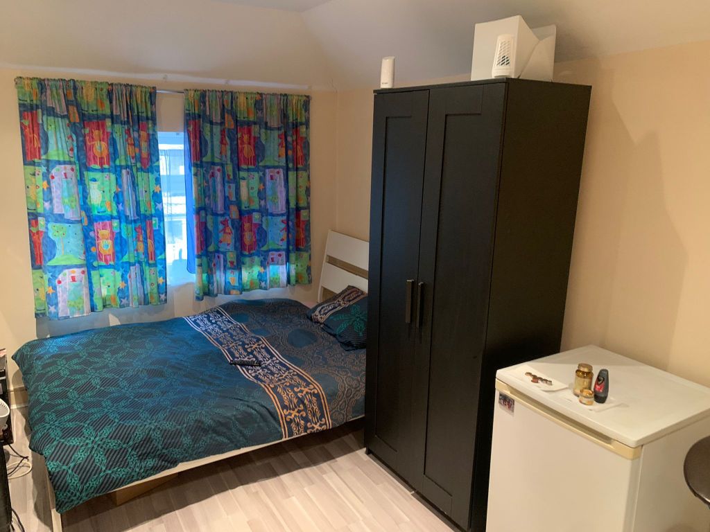 Property photo 1 of 2