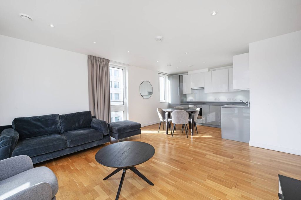 Property photo 2 of 11