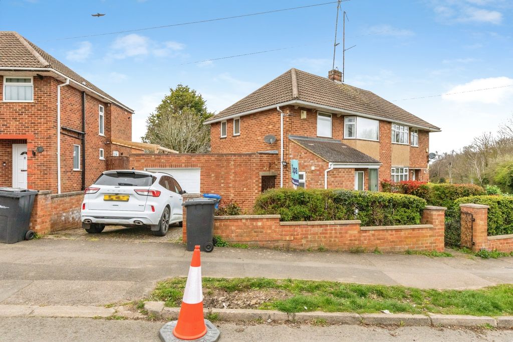 Property photo 1 of 17 Front Shoot