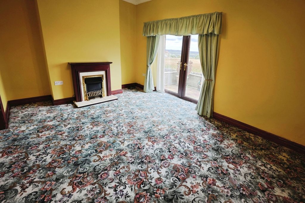 Property photo 3 of 12 Pbox-Img.Jpg