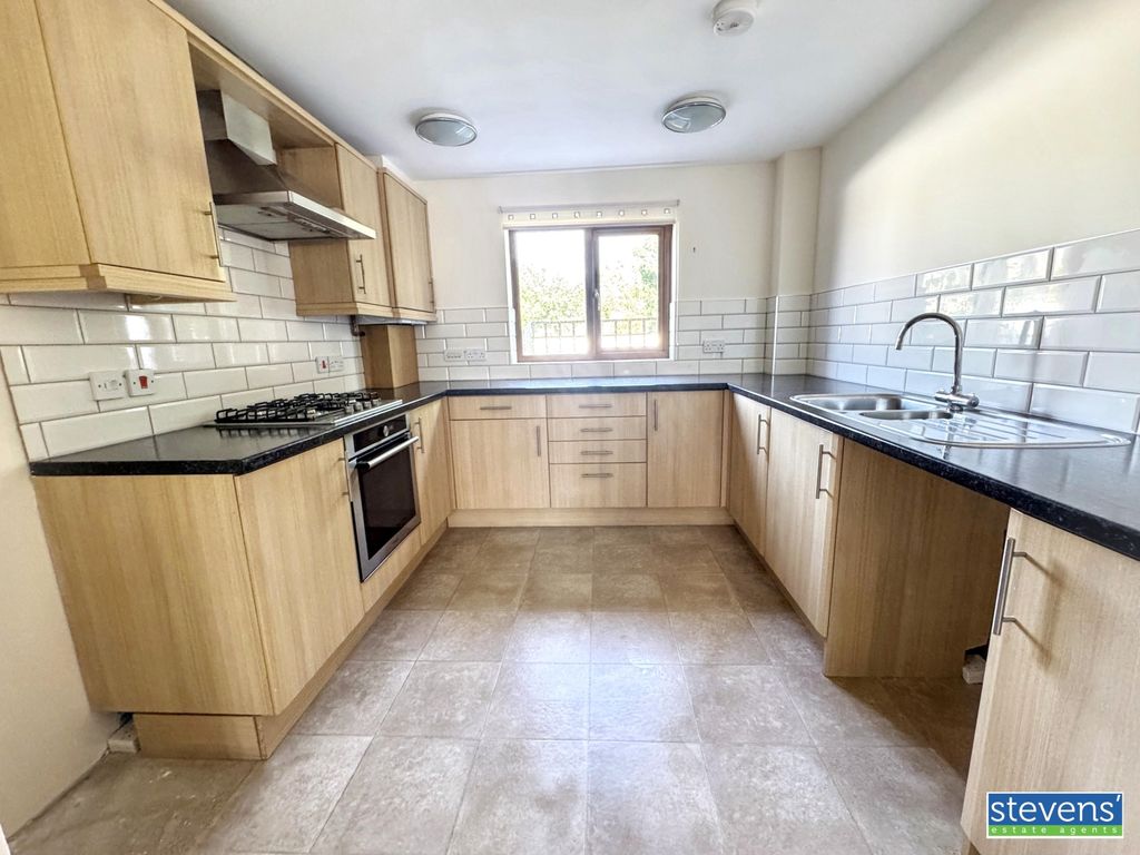 Property photo 2 of 8 Img_1434