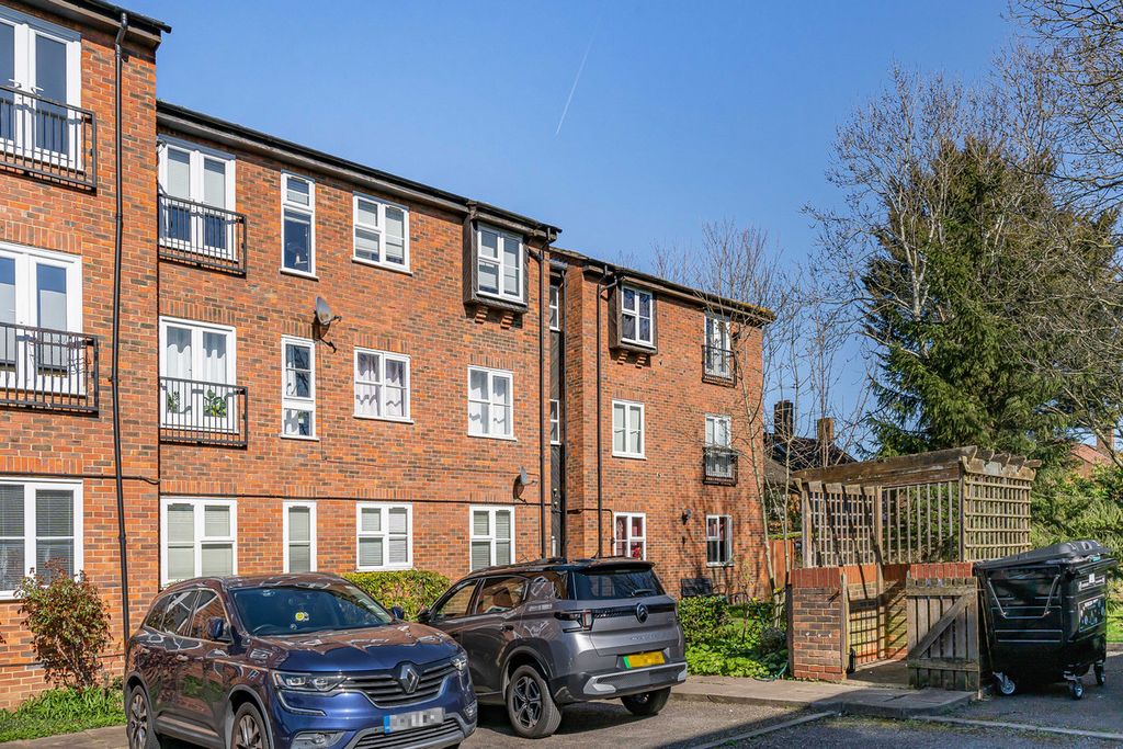 Property photo 1 of 12