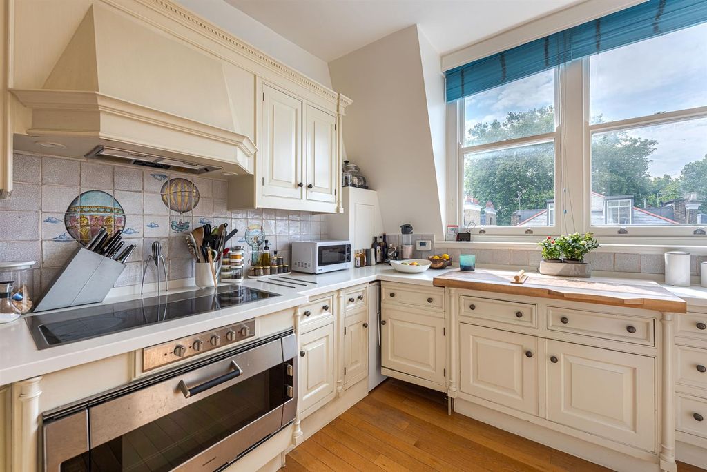Property photo 2 of 18 Wetherby Gardens 9D-7-2. Low Res.Jpg