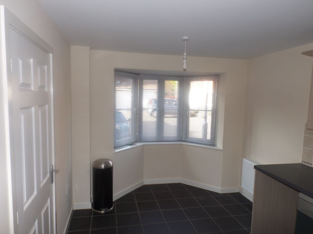 Property photo 3 of 14 Dining Area