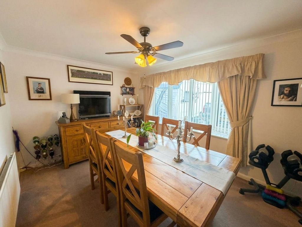 Property photo 3 of 24 Dining Room